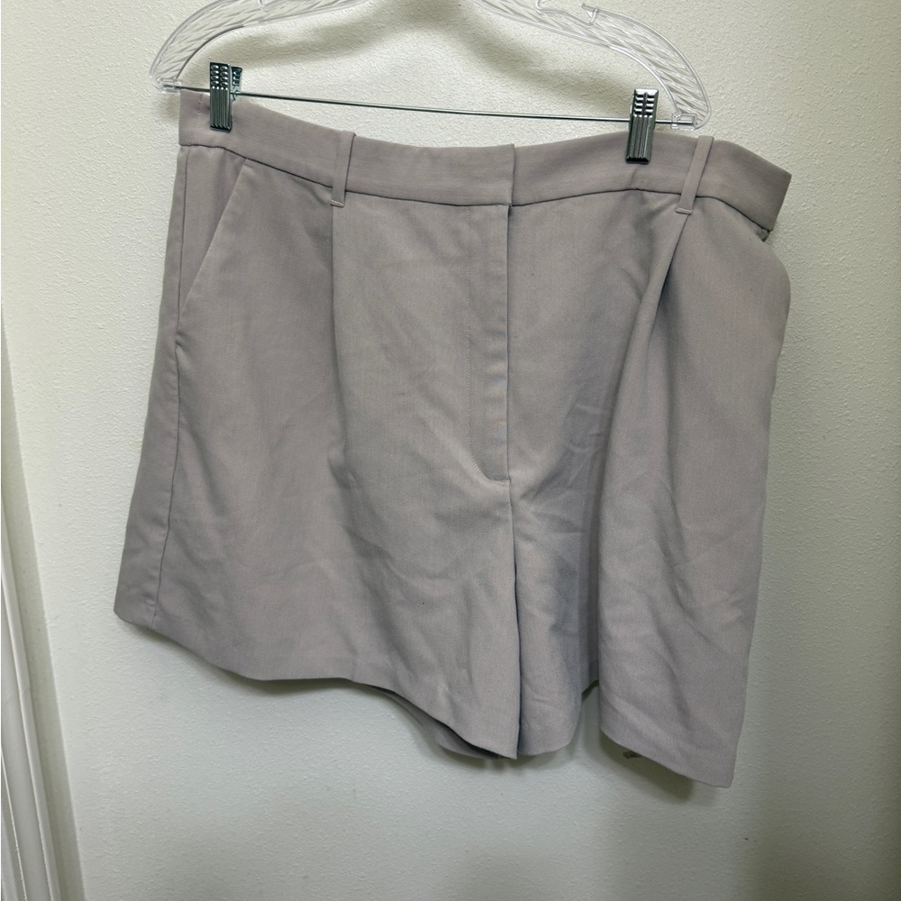 Abercrombie & Fitch Beige Ultra High Rise Chino Shorts Womens Size XL